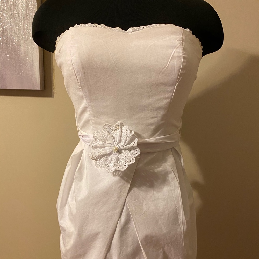 White strapless dress
